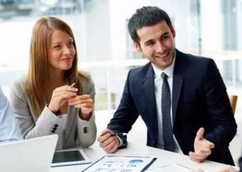 淺析翻譯公司在同聲傳譯服務(wù)中的角色和功能定位